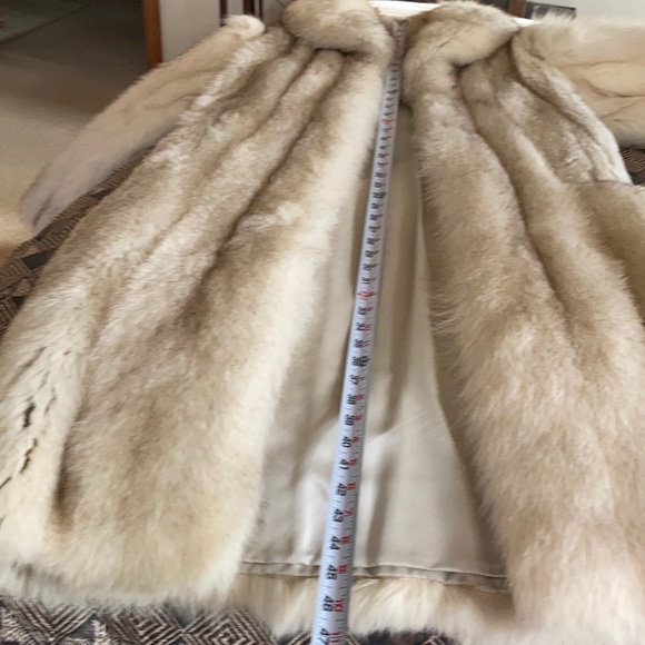 Silver Fox Coat - Picture 13 of 16